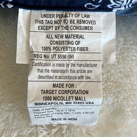 Levi’s bandana pillow mix Red /Navy - Picture 5 of 11